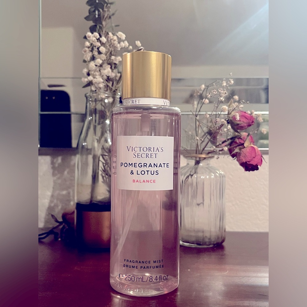 Victoria’s Secret Pomegranate Lotus Balance Perfume, Brand New
